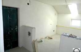 Apartament la mansarda, semifinisat, 2 camere decomandate, 56 mp. Loc de parcare