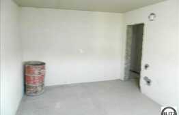 Apartament la mansarda, semifinisat, 2 camere decomandate, 56 mp. Loc de parcare