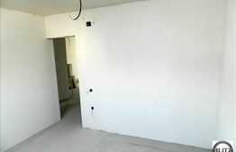 Apartament la mansarda, semifinisat, 2 camere decomandate, 56 mp. Loc de parcare