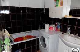 Vanzare apartament 3 camere, 63,5 mp, boxa subsol, zona centrala