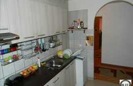 Vanzare 4 camere, 78 mp utili, zona Dambovitei, cu garaj, parcare si 2 boxe