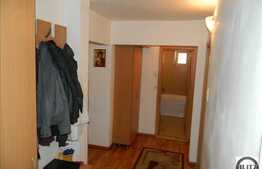 Vanzare 4 camere, 78 mp utili, zona Dambovitei, cu garaj, parcare si 2 boxe