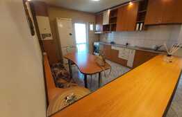 Apartament 4 camere, decomandat, 77 mp, zona strazii Bucuresti, preluare de chiriasi!