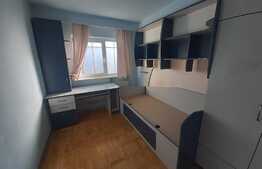 Apartament 4 camere, decomandat, 77 mp, zona strazii Bucuresti, preluare de chiriasi!