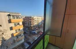 Apartament 4 camere, decomandat, 77 mp, zona strazii Bucuresti, preluare de chiriasi!