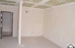 Vanzare apartament la mansarda inalta, 1 camera, 40 mp,zona Teilor! Semifinsat!