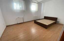 Apartament de 2 camere, 70 mp, decomandat, zona Centru Vechi