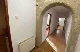 Apartament de 2 camere, 70 mp, decomandat, zona Centru Vechi