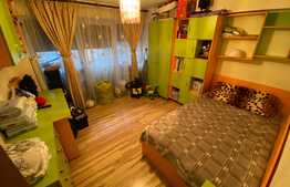 Apartament de 4 camere, 90 mp, decomandat, zona Racadau 