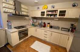 Apartament de 4 camere, 90 mp, decomandat, zona Racadau 