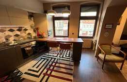 Apartament la casa 96 mp, in Centrul Istoric