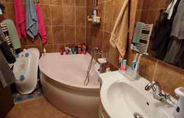 Apartament 2 camere, loc de parcare, Florilor!