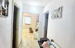 Apartament de 2 camere, decomandat, 54 mp, parcare, Intre Lacuri