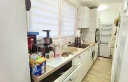 Apartament de 2 camere, decomandat, 54 mp, parcare, Intre Lacuri