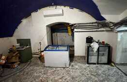 Hostel de vanzare la cheie, 350 mp, 2 terase 100 mp, zona Ultracentral.