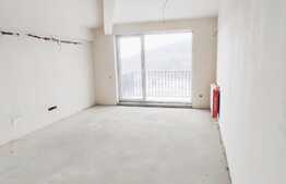 Apartament de 3 camere, 2 locuri parcare, zona Vivo