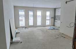 Apartament 2 camere, 50 mp, semifinisat, terasa 75 mp, zona Vivo!