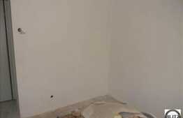 Vanzare 2 camere semidecomandate, in curs de renovare, izolat interior complet