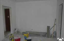 Vanzare 2 camere semidecomandate, in curs de renovare, izolat interior complet