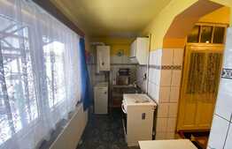 Casa de 284 mp, impartit in 3 apartamente, teren 503 mp, Str. Grivitei Comision 0%!