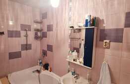 Apartament semidecomandat, loc de parcare, etaj intermediar, zona Kik