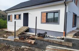 Casa individuala de vanzare, 180 mp util, 500 mp teren, comuna Baciu 