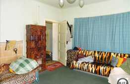 Vanzare apartament in imobil tip casa, 100 mp, loc parcare in curte