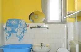 Vanzare apartament in imobil tip casa, 100 mp, loc parcare in curte