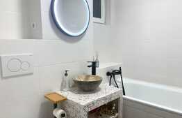 Apartament 3 camere, incalzire in pardoseala, etaj intermediar, zona MOL