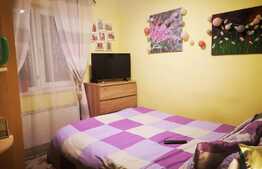 Apartament de 2 camere, decomandat, etaj intermediar, 3 locuri parcare, Făget