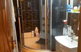 Apartament de 2 camere, decomandat, etaj intermediar, 3 locuri parcare, Făget