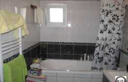 Vanzare apartament cu 2 camere, 56 mp utili in zona Terra! Parcare cu C.F.