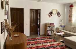 Apartament 3 camere semidecomandate, zona Sub Cetate