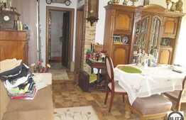 Apartament cu 2 camere, 56 mp plus balcon, 2 locuri de parcare cu CF, zona Terra