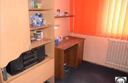 Vanzare 3 camere, 65 mp, imobil izolat termic, boxa la subsol, zona Primaverii!