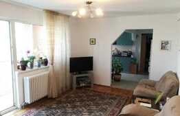 Apartament de3 camere, 65 mp, parcare, centrala, zona Albac