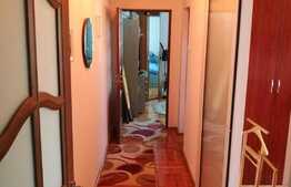 Apartament de3 camere, 65 mp, parcare, centrala, zona Albac