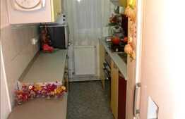 Apartament de vanzare 4 camere zona strazii Mehedinti. Loc de parcare inclus!