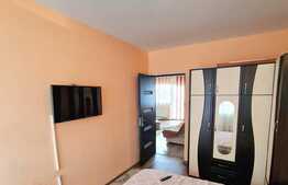 2 camere semidecomandate, 2 balcoane, etaj intermediar, zona Stejarului