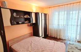 2 camere semidecomandate, 2 balcoane, etaj intermediar, zona Stejarului