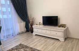 Apartament de 3 camere, lux, decomandat, etaj intermediar, zona Coresi