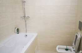 Apartament de 3 camere, lux, decomandat, etaj intermediar, zona Coresi