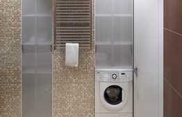 Apartament de lux, etaj intermediar, parcare inclusa, zona Vivo!