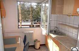 Apartament 3 camere semidecomandate, de inchiriat in zona strazii Bucium