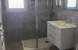 Apartament de 2 camere, finisat, parcare, zona Tera