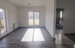 Apartament de 2 camere, finisat, parcare, zona Tera