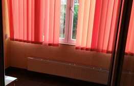 Apartament semidecomandat de 2 camere, parcare, zona Sub Cetate