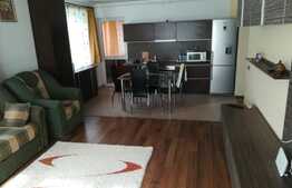 Apartament semidecomandat de 2 camere, parcare, zona Sub Cetate