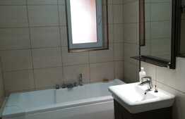 Apartament semidecomandat de 2 camere, parcare, zona Sub Cetate