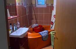 Apartament de 2 camere, decomandat, 52 mp, zona Noua